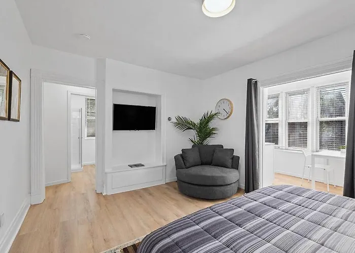 Apartment Shadyside, !5 Stylish And Bright With Free Parking Pittsburgh