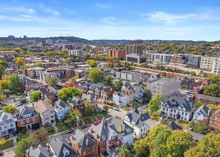 Shadyside, !5 Stylish And Bright With Free Parking Apartment